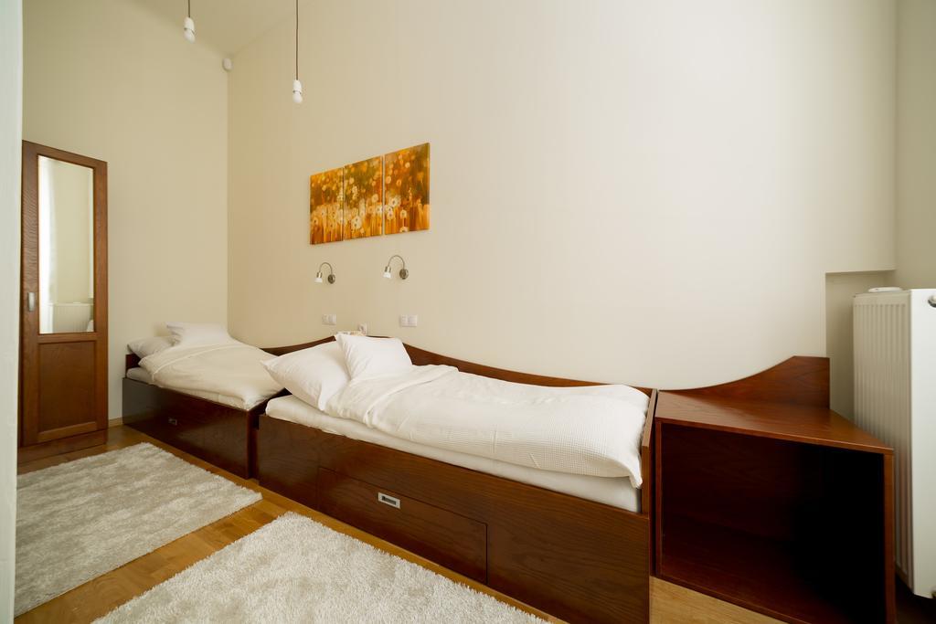 Family Buddha Apartment Budapest Ngoại thất bức ảnh