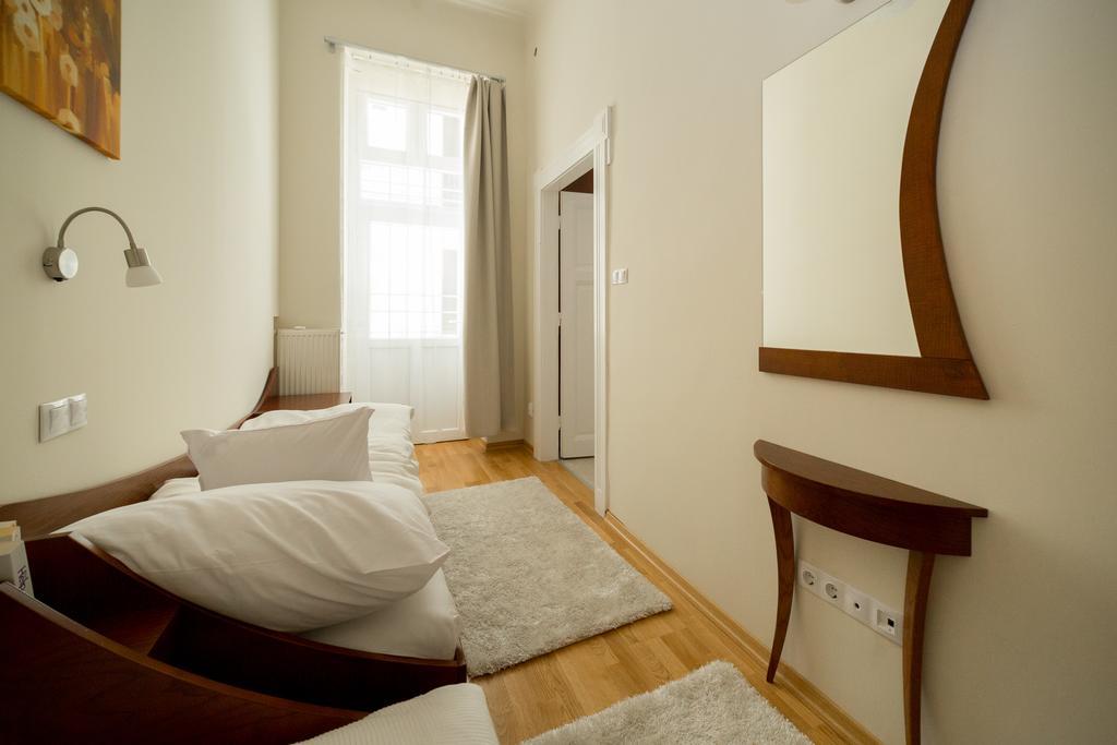 Family Buddha Apartment Budapest Ngoại thất bức ảnh