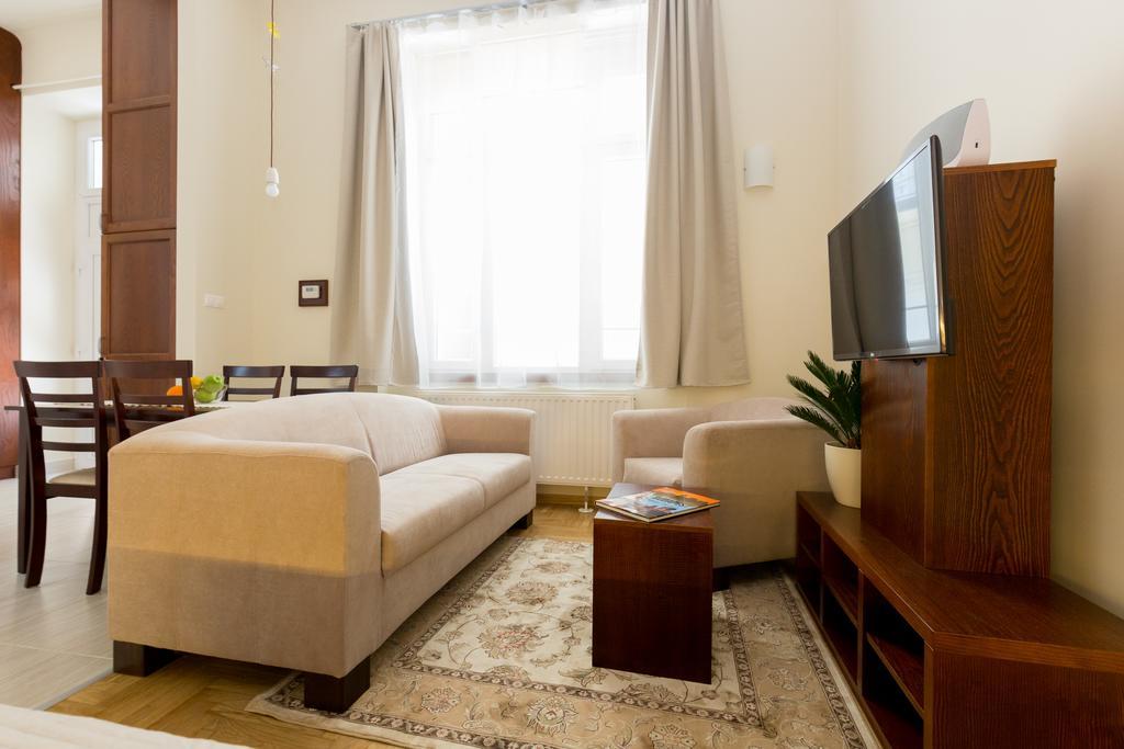 Family Buddha Apartment Budapest Ngoại thất bức ảnh