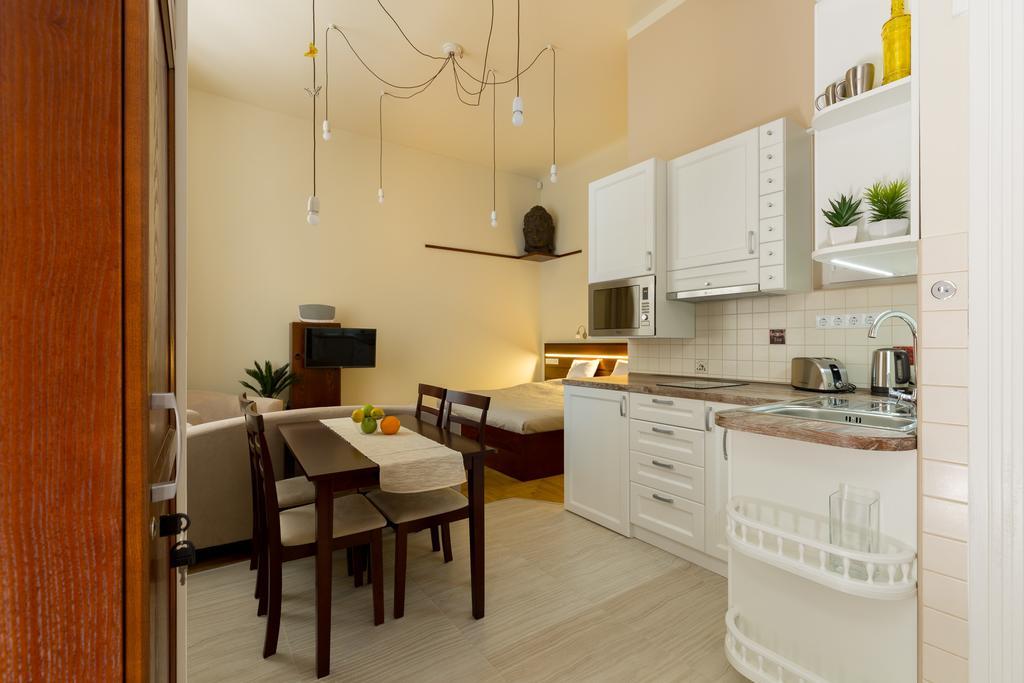 Family Buddha Apartment Budapest Ngoại thất bức ảnh